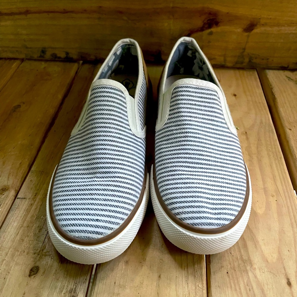 Tommy Bahama shoes, white stripe slip ons/ women’s size 8.5